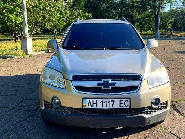 Бежевий Шевроле Каптіва, об'ємом двигуна 2.4 л та пробігом 211 тис. км за 5500 $, фото 1 на Automoto.ua