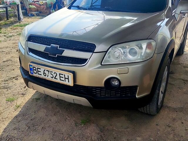 Бежевый Шевроле Каптива, объемом двигателя 3.2 л и пробегом 250 тыс. км за 7100 $, фото 1 на Automoto.ua