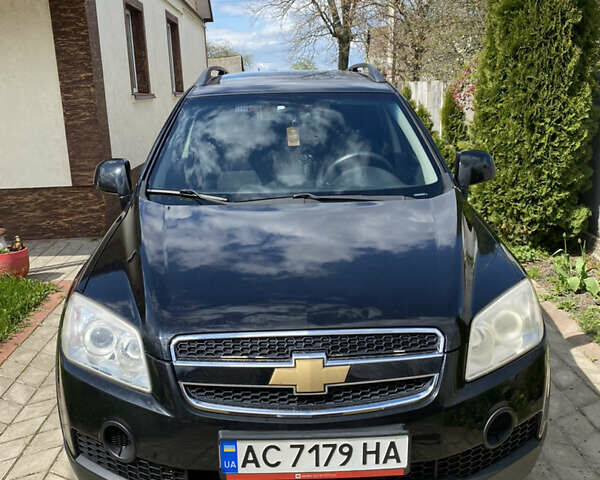 Черный Шевроле Каптива, объемом двигателя 2.41 л и пробегом 302 тыс. км за 7000 $, фото 1 на Automoto.ua