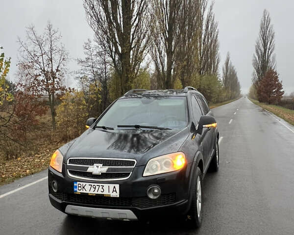 Черный Шевроле Каптива, объемом двигателя 1.99 л и пробегом 324 тыс. км за 7800 $, фото 1 на Automoto.ua