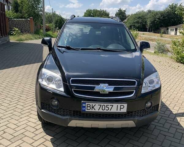 Черный Шевроле Каптива, объемом двигателя 1.99 л и пробегом 166 тыс. км за 8600 $, фото 1 на Automoto.ua