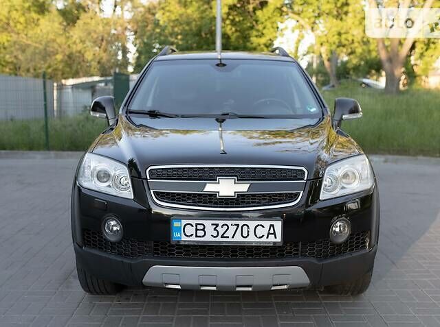 Черный Шевроле Каптива, объемом двигателя 2 л и пробегом 216 тыс. км за 8500 $, фото 1 на Automoto.ua