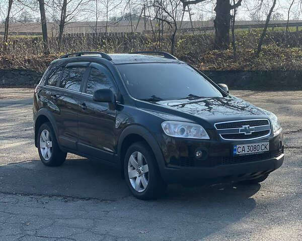 Черный Шевроле Каптива, объемом двигателя 1.99 л и пробегом 240 тыс. км за 10450 $, фото 1 на Automoto.ua
