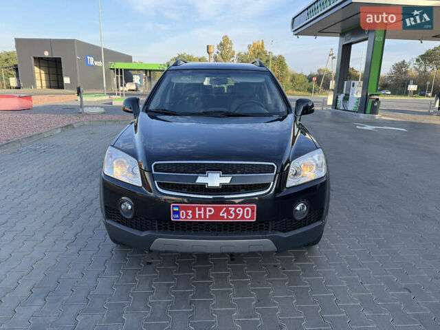 Черный Шевроле Каптива, объемом двигателя 2 л и пробегом 176 тыс. км за 10750 $, фото 1 на Automoto.ua