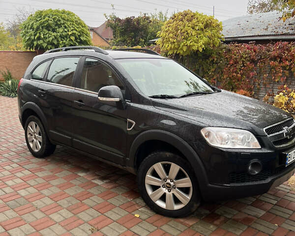 Черный Шевроле Каптива, объемом двигателя 2.4 л и пробегом 51 тыс. км за 9500 $, фото 1 на Automoto.ua