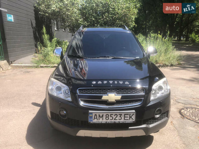 Черный Шевроле Каптива, объемом двигателя 1.99 л и пробегом 210 тыс. км за 9500 $, фото 1 на Automoto.ua
