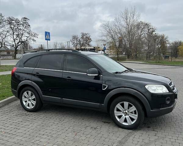 Черный Шевроле Каптива, объемом двигателя 2 л и пробегом 339 тыс. км за 10200 $, фото 1 на Automoto.ua