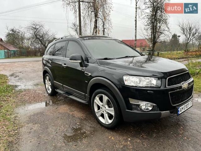 Черный Шевроле Каптива, объемом двигателя 2.23 л и пробегом 200 тыс. км за 12000 $, фото 1 на Automoto.ua