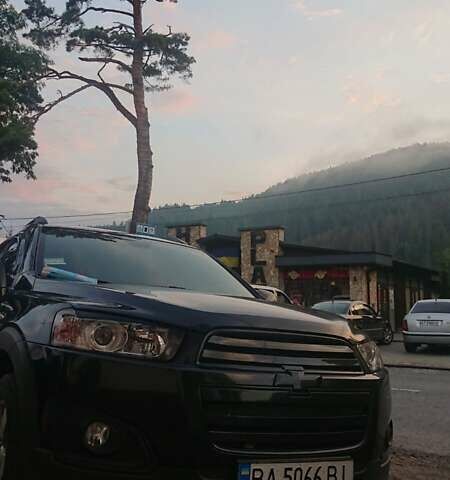 Черный Шевроле Каптива, объемом двигателя 2.38 л и пробегом 134 тыс. км за 11900 $, фото 1 на Automoto.ua