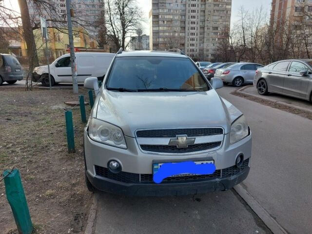 Серый Шевроле Каптива, объемом двигателя 2.4 л и пробегом 280 тыс. км за 6750 $, фото 1 на Automoto.ua