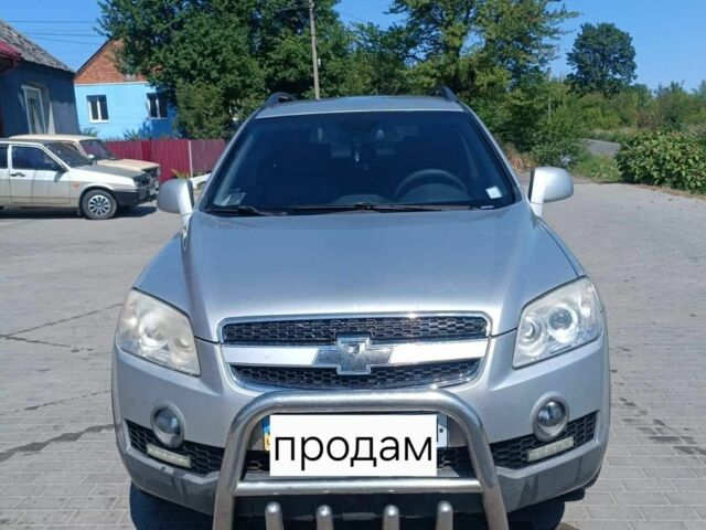 Сірий Шевроле Каптіва, об'ємом двигуна 2.4 л та пробігом 415 тис. км за 5900 $, фото 1 на Automoto.ua