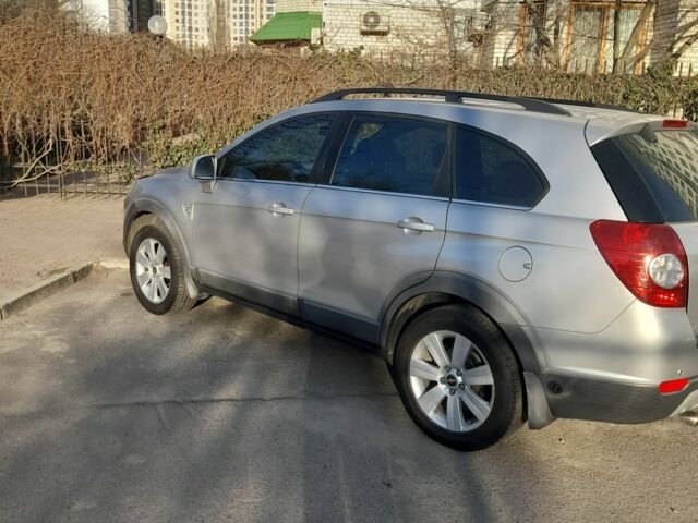 Сірий Шевроле Каптіва, об'ємом двигуна 2.4 л та пробігом 205 тис. км за 9000 $, фото 1 на Automoto.ua