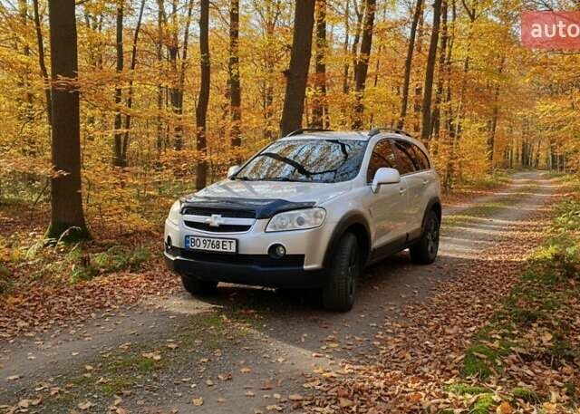 Серый Шевроле Каптива, объемом двигателя 2.4 л и пробегом 324 тыс. км за 6350 $, фото 1 на Automoto.ua
