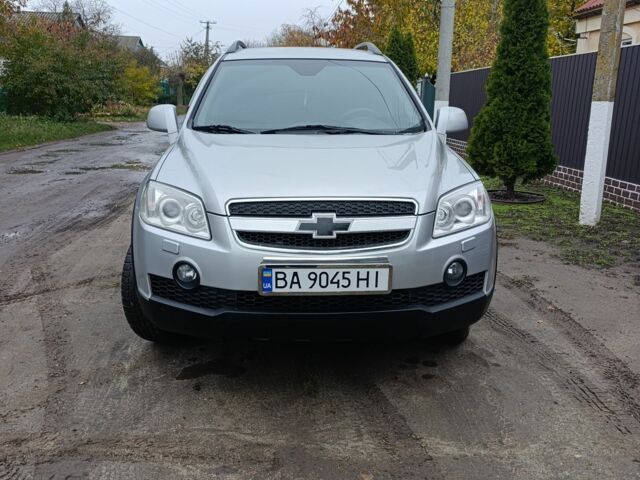 Серый Шевроле Каптива, объемом двигателя 2 л и пробегом 350 тыс. км за 9200 $, фото 1 на Automoto.ua