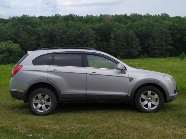 Сірий Шевроле Каптіва, об'ємом двигуна 2 л та пробігом 310 тис. км за 6700 $, фото 1 на Automoto.ua