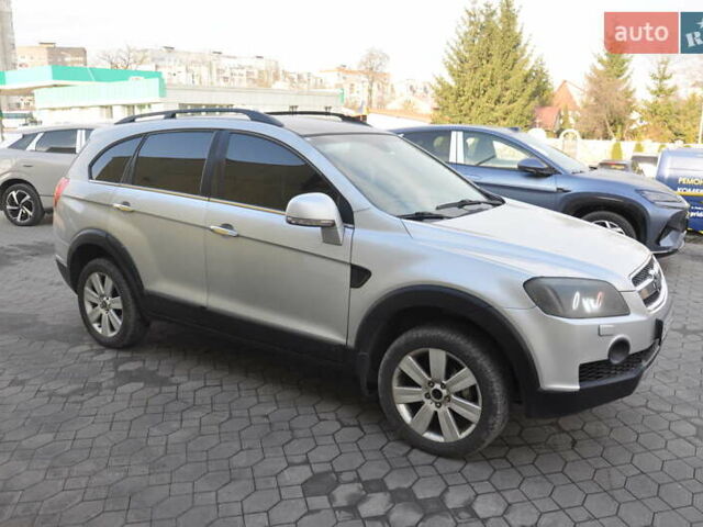 Сірий Шевроле Каптіва, об'ємом двигуна 3.2 л та пробігом 245 тис. км за 5999 $, фото 1 на Automoto.ua