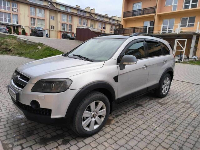 Серый Шевроле Каптива, объемом двигателя 3.2 л и пробегом 245 тыс. км за 5700 $, фото 1 на Automoto.ua