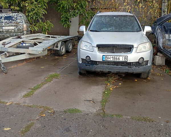 Серый Шевроле Каптива, объемом двигателя 2.4 л и пробегом 260 тыс. км за 3700 $, фото 1 на Automoto.ua