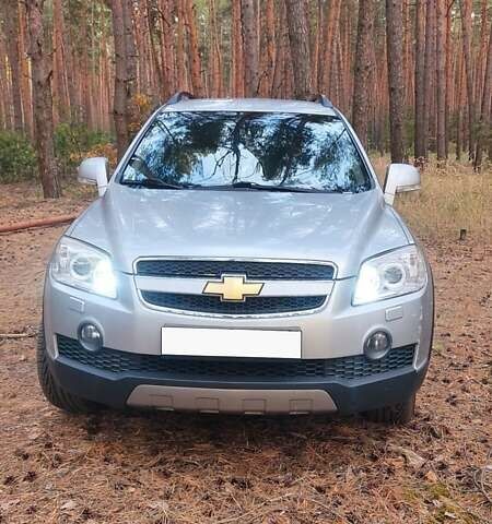 Сірий Шевроле Каптіва, об'ємом двигуна 2.4 л та пробігом 126 тис. км за 9500 $, фото 1 на Automoto.ua