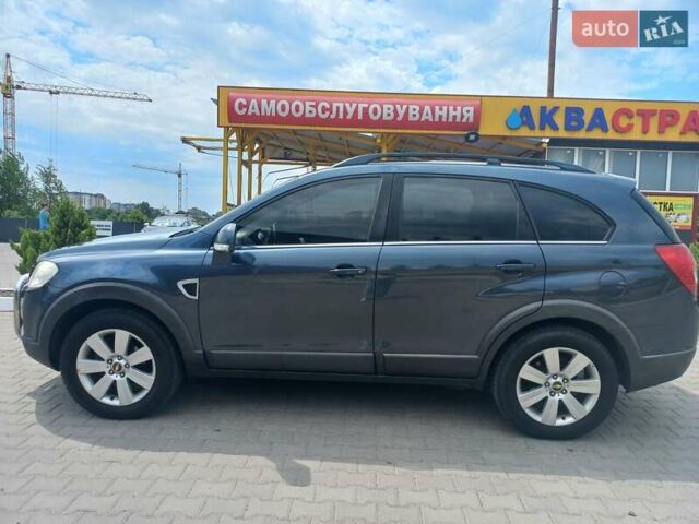 Сірий Шевроле Каптіва, об'ємом двигуна 3.2 л та пробігом 284 тис. км за 7000 $, фото 1 на Automoto.ua