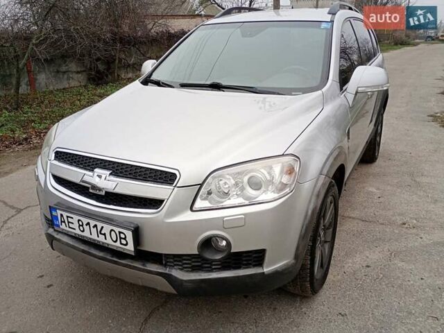 Серый Шевроле Каптива, объемом двигателя 2 л и пробегом 315 тыс. км за 7600 $, фото 1 на Automoto.ua