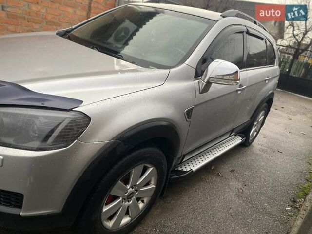 Серый Шевроле Каптива, объемом двигателя 3.2 л и пробегом 206 тыс. км за 6000 $, фото 1 на Automoto.ua