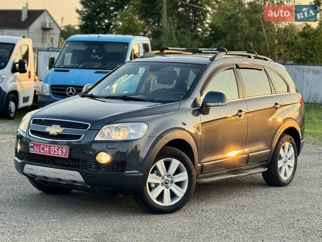 Сірий Шевроле Каптіва, об'ємом двигуна 2 л та пробігом 215 тис. км за 9300 $, фото 1 на Automoto.ua
