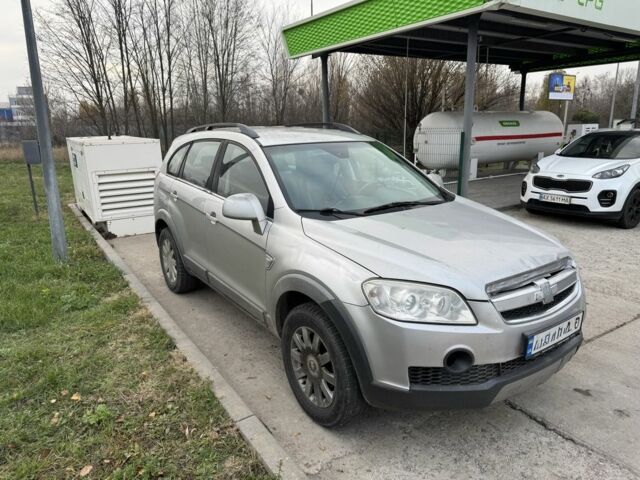 Сірий Шевроле Каптіва, об'ємом двигуна 2.4 л та пробігом 196 тис. км за 2800 $, фото 1 на Automoto.ua