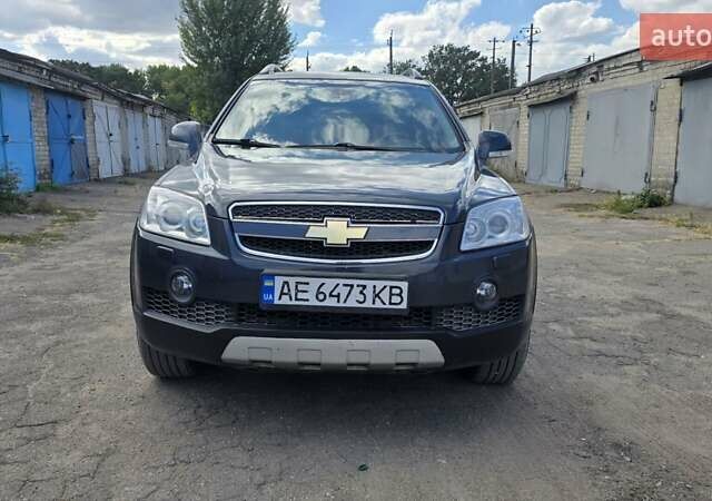 Сірий Шевроле Каптіва, об'ємом двигуна 3.2 л та пробігом 319 тис. км за 6500 $, фото 1 на Automoto.ua