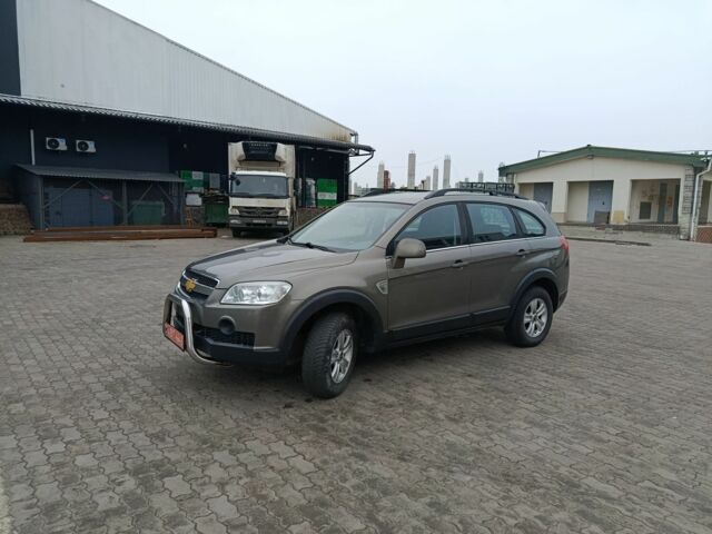 Сірий Шевроле Каптіва, об'ємом двигуна 2 л та пробігом 186 тис. км за 7700 $, фото 1 на Automoto.ua