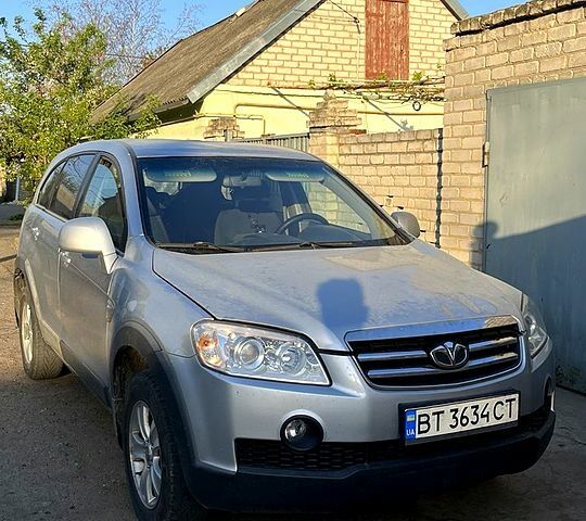 Сірий Шевроле Каптіва, об'ємом двигуна 2 л та пробігом 240 тис. км за 5500 $, фото 1 на Automoto.ua
