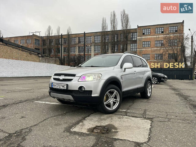Серый Шевроле Каптива, объемом двигателя 2.41 л и пробегом 223 тыс. км за 9400 $, фото 1 на Automoto.ua