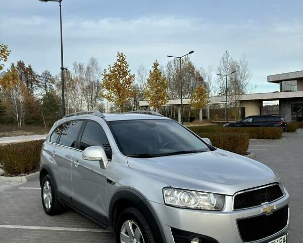 Серый Шевроле Каптива, объемом двигателя 2.38 л и пробегом 117 тыс. км за 11900 $, фото 1 на Automoto.ua