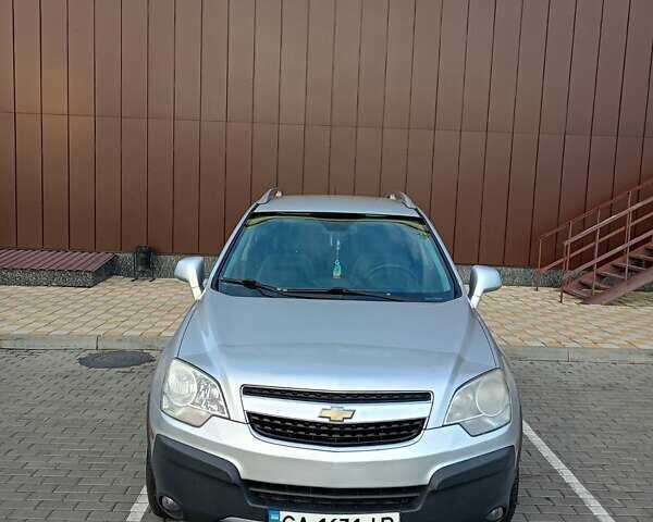 Серый Шевроле Каптива, объемом двигателя 2.4 л и пробегом 238 тыс. км за 9000 $, фото 1 на Automoto.ua