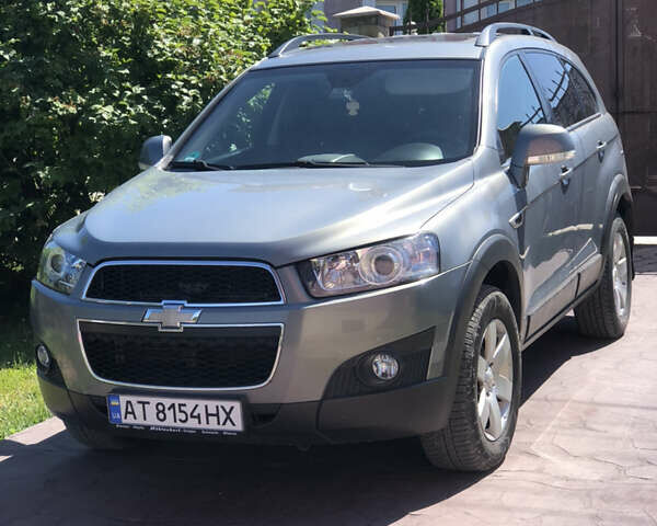 Сірий Шевроле Каптіва, об'ємом двигуна 2.2 л та пробігом 210 тис. км за 10999 $, фото 1 на Automoto.ua