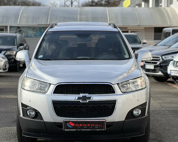 Серый Шевроле Каптива, объемом двигателя 2.2 л и пробегом 150 тыс. км за 12500 $, фото 1 на Automoto.ua