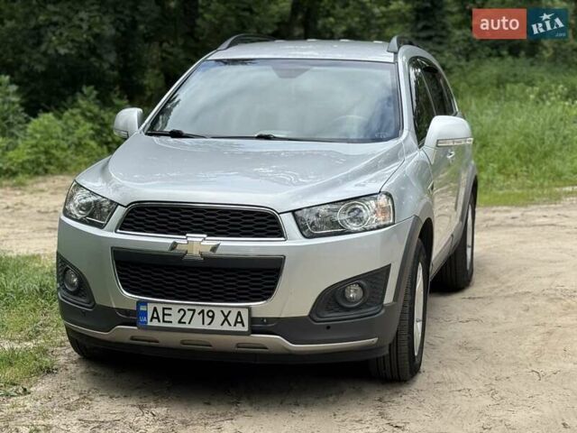 Серый Шевроле Каптива, объемом двигателя 2.23 л и пробегом 176 тыс. км за 12000 $, фото 1 на Automoto.ua