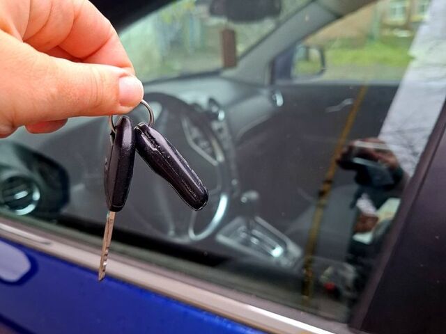 Синий Шевроле Каптива, объемом двигателя 2.4 л и пробегом 284 тыс. км за 9500 $, фото 1 на Automoto.ua