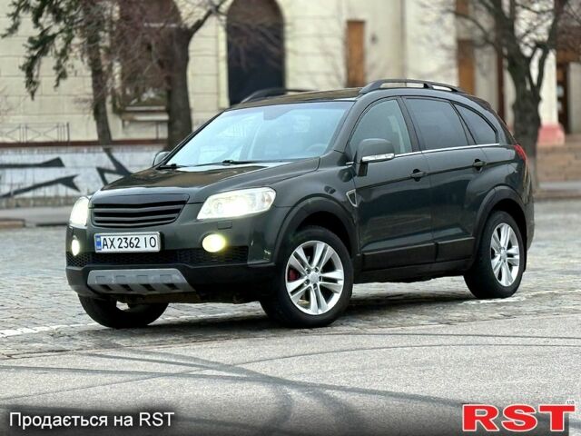 Зеленый Шевроле Каптива, объемом двигателя 2.4 л и пробегом 260 тыс. км за 7300 $, фото 1 на Automoto.ua