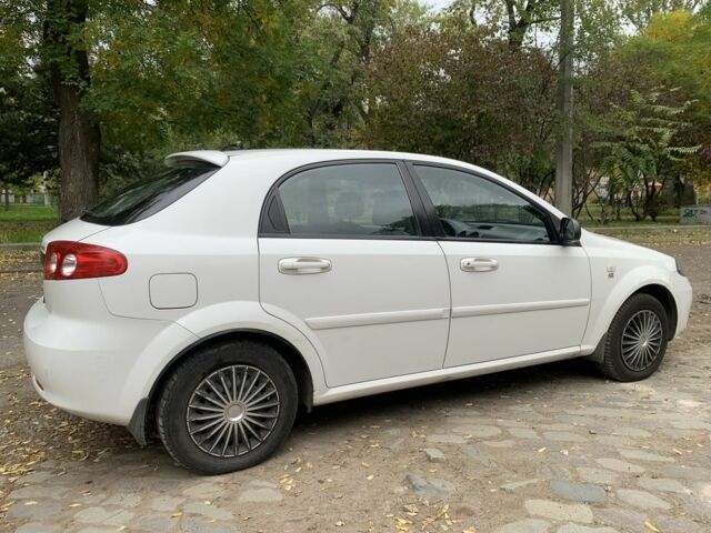 Шевроле Чеветте 2007 в Одессе на Automoto.ua Белый Шевроле Чеветте, объемом двигателя 1.6 л и пробегом 108 тыс. км за 4700 $, фото 1 на Automoto.ua