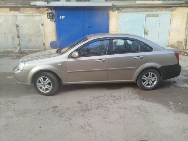 Бежевий Шевроле Чєвєттє, об'ємом двигуна 1.8 л та пробігом 360 тис. км за 3200 $, фото 1 на Automoto.ua