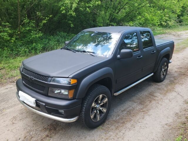 Черный Шевроле Колорадо, объемом двигателя 4 л и пробегом 200 тыс. км за 13500 $, фото 1 на Automoto.ua