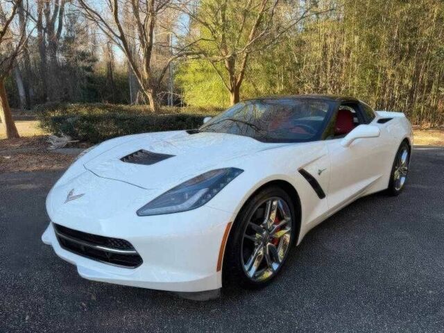 Белый Шевроле Корвет, объемом двигателя 6.2 л и пробегом 55 тыс. км за 10000 $, фото 1 на Automoto.ua