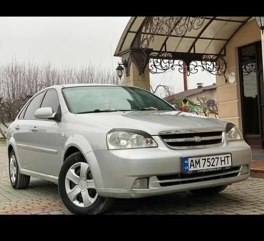 Серый Шевроле Корвет, объемом двигателя 1.8 л и пробегом 240 тыс. км за 3200 $, фото 1 на Automoto.ua