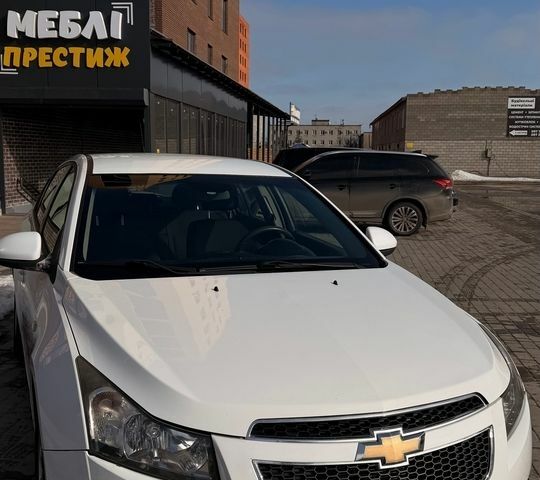 Білий Шевроле Круз, об'ємом двигуна 2 л та пробігом 250 тис. км за 6500 $, фото 1 на Automoto.ua