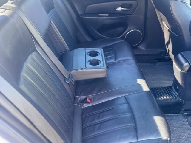 Белый Шевроле Круз, объемом двигателя 1.8 л и пробегом 136 тыс. км за 7300 $, фото 1 на Automoto.ua