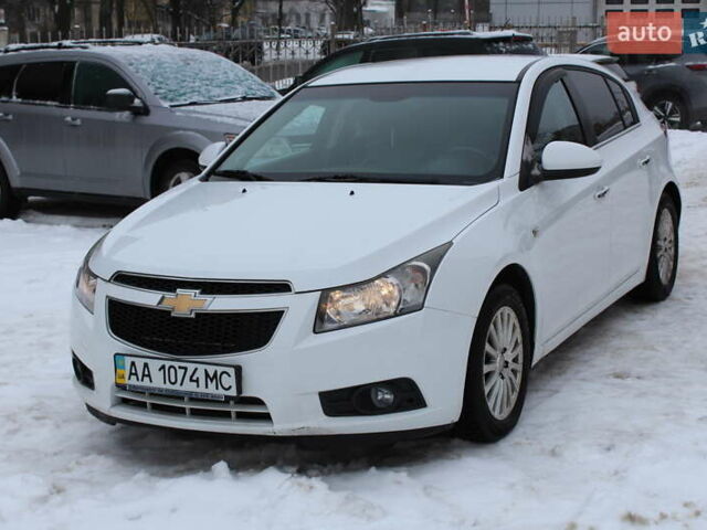 Белый Шевроле Круз, объемом двигателя 1.8 л и пробегом 91 тыс. км за 6500 $, фото 1 на Automoto.ua