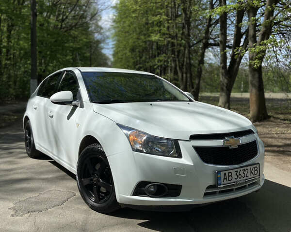 Белый Шевроле Круз, объемом двигателя 1.6 л и пробегом 162 тыс. км за 5799 $, фото 1 на Automoto.ua