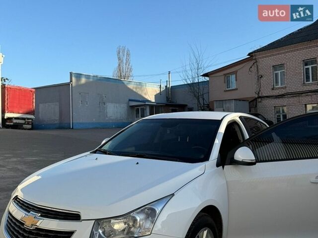 Белый Шевроле Круз, объемом двигателя 1.8 л и пробегом 270 тыс. км за 6600 $, фото 1 на Automoto.ua