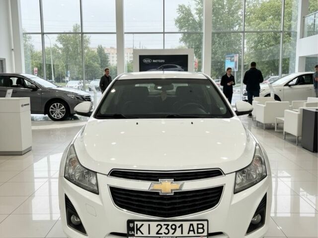 Белый Шевроле Круз, объемом двигателя 1.8 л и пробегом 146 тыс. км за 8000 $, фото 1 на Automoto.ua